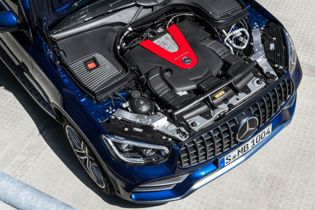 SMALL_The new Mercedes-AMG GLC 43 4MATIC搭載「43」家族專屬M276 3.0L V6雙渦輪增壓汽油引擎，Mercedes-AMG透過渦輪增壓系統的升級，搭配ECU的更新，將最大馬力輸出從367hp一舉提升至390hp